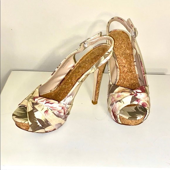 Beautiful Aldo high heel pump - Picture 2 of 7